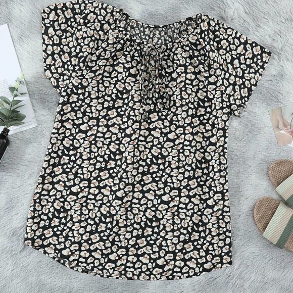 Fantasy Fluttering Sleeve Daisy Floral Blouse Black and Yellow Size Small - Picture 14 of 14